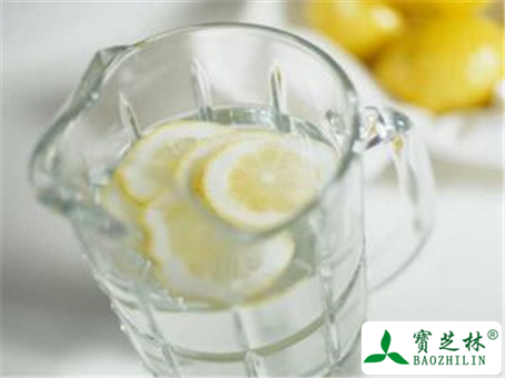 柠檬片泡水的功效与作用及禁忌