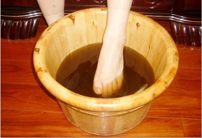 艾叶泡脚的好处,艾叶泡脚好处