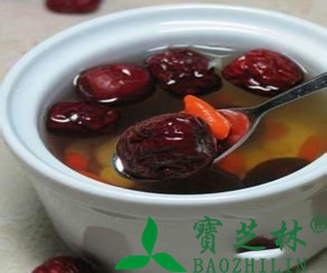 黄芪有丰胸的功效吗 黄芪红枣泡水丰胸方法