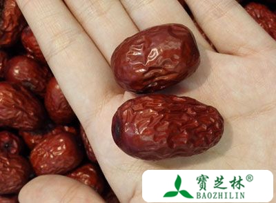红枣的营养成分 红枣泡水喝能增强抵抗力